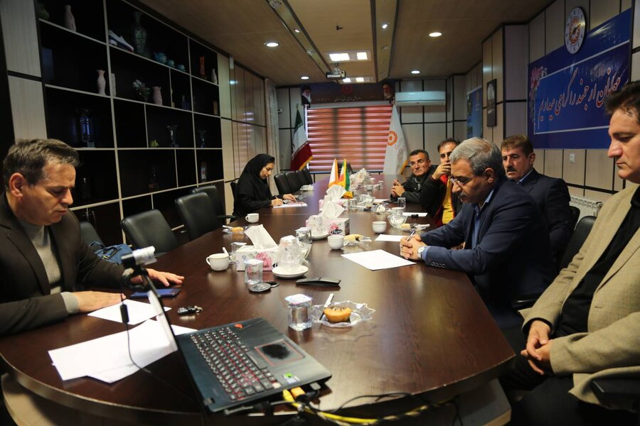 اهداء ۳۰۰۰ سری جهیزیه به نوعروسان همزمان در سراسر کشور