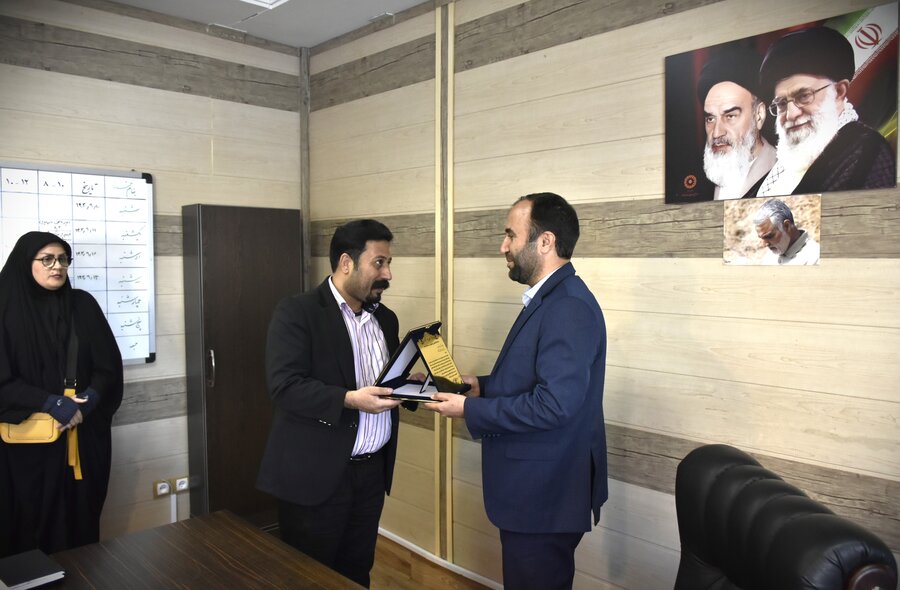نشست جمعی از افراد دارای معلولیت با مدیرکل نشست جمعی از افراد دارای معلولیت با مدیرکل