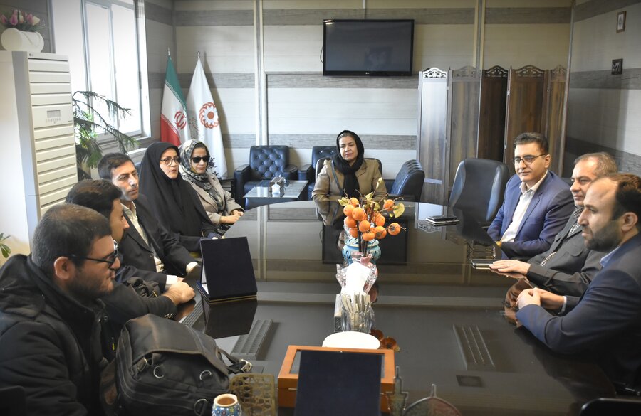 نشست جمعی از افراد دارای معلولیت با مدیرکل نشست جمعی از افراد دارای معلولیت با مدیرکل