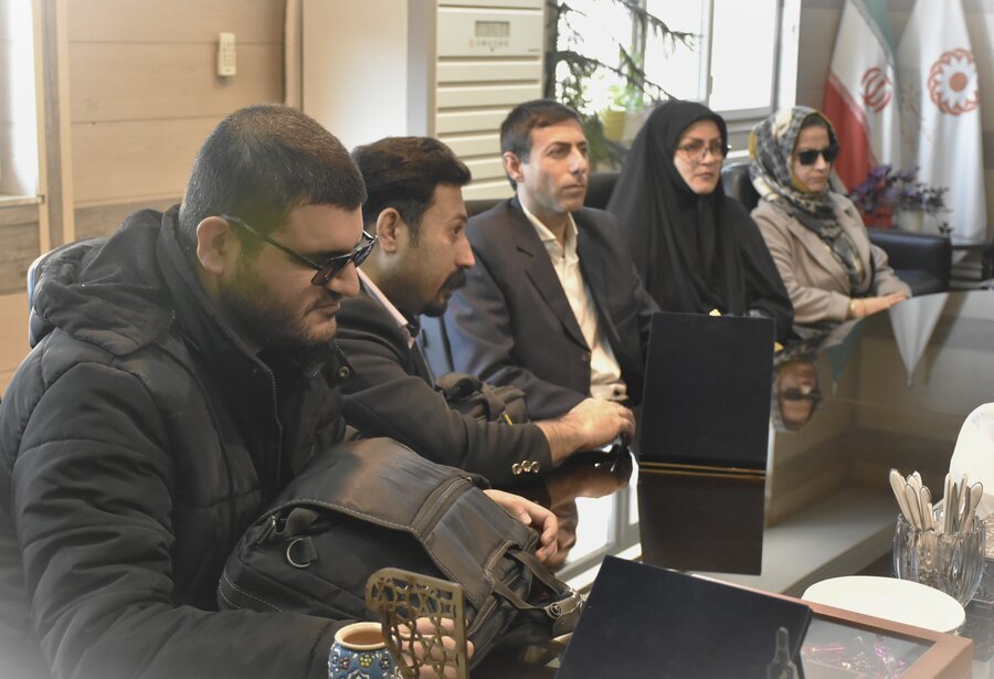 نشست جمعی از افراد دارای معلولیت با مدیرکل نشست جمعی از افراد دارای معلولیت با مدیرکل
