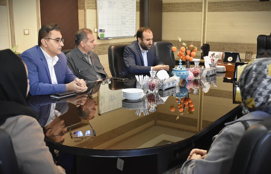 نشست جمعی از افراد دارای معلولیت با مدیرکل نشست جمعی از افراد دارای معلولیت با مدیرکل