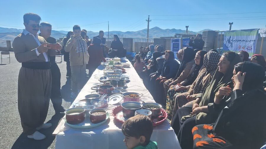 سقز | جشنواره پخت غذاهای محلی در روستای قیلسون