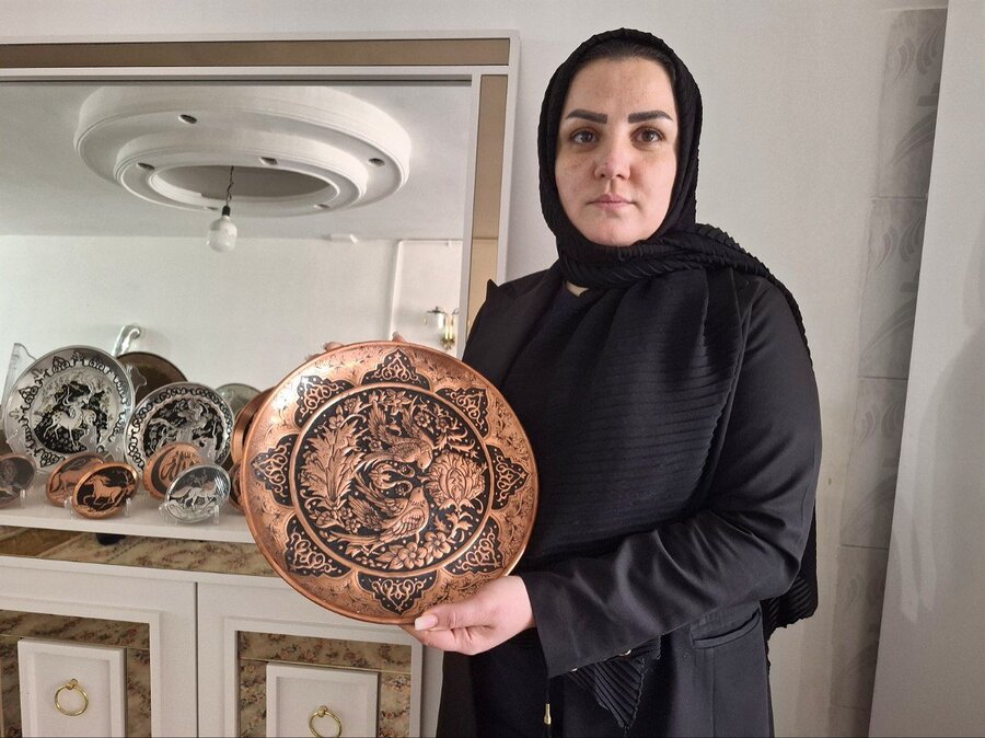 زنی از جنس اراده در چهارباغ/ معلولیت شرمسار هنر شد زنی از جنس اراده در چهارباغ/ معلولیت شرمسار هنر شد