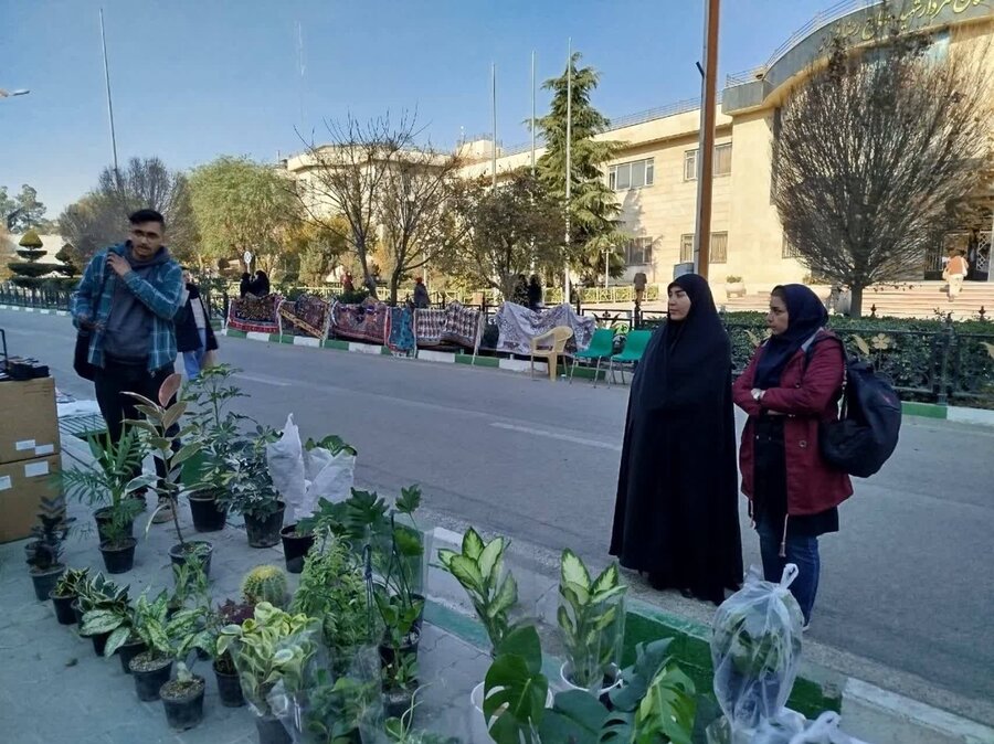 شهر قدس | بر پایی نمایشگاه صنایع دستی افراد دارای معلولیت تحت پوشش این اداره در دانشگاه آزاد اسلامی 