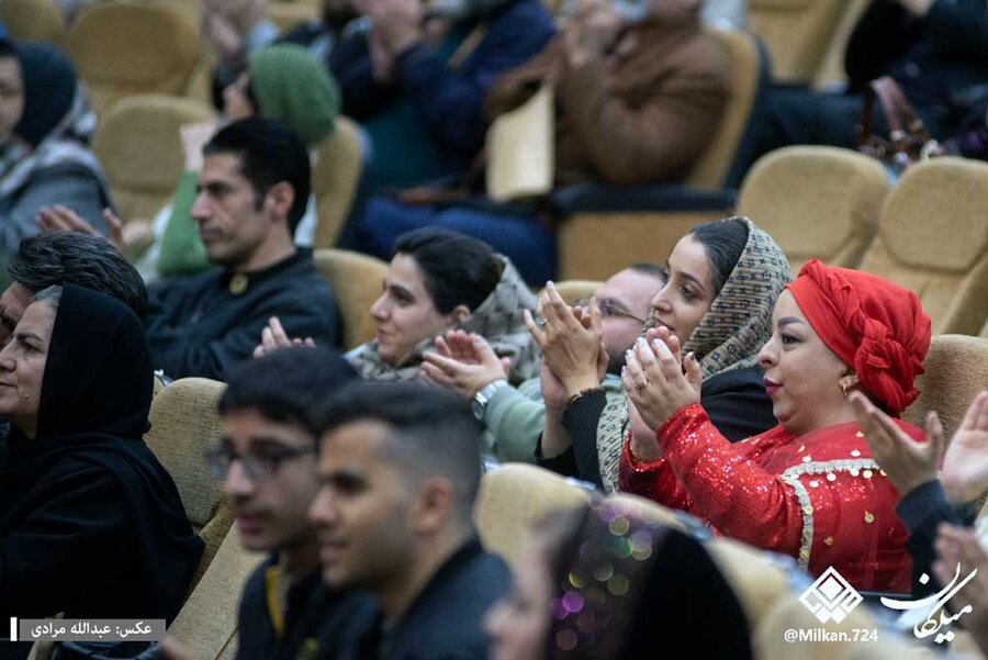 درخشش هنرمندان دارای معلولیت کردستان در هشتمین جشنواره منطقه‌ای تئاتر زاگرس