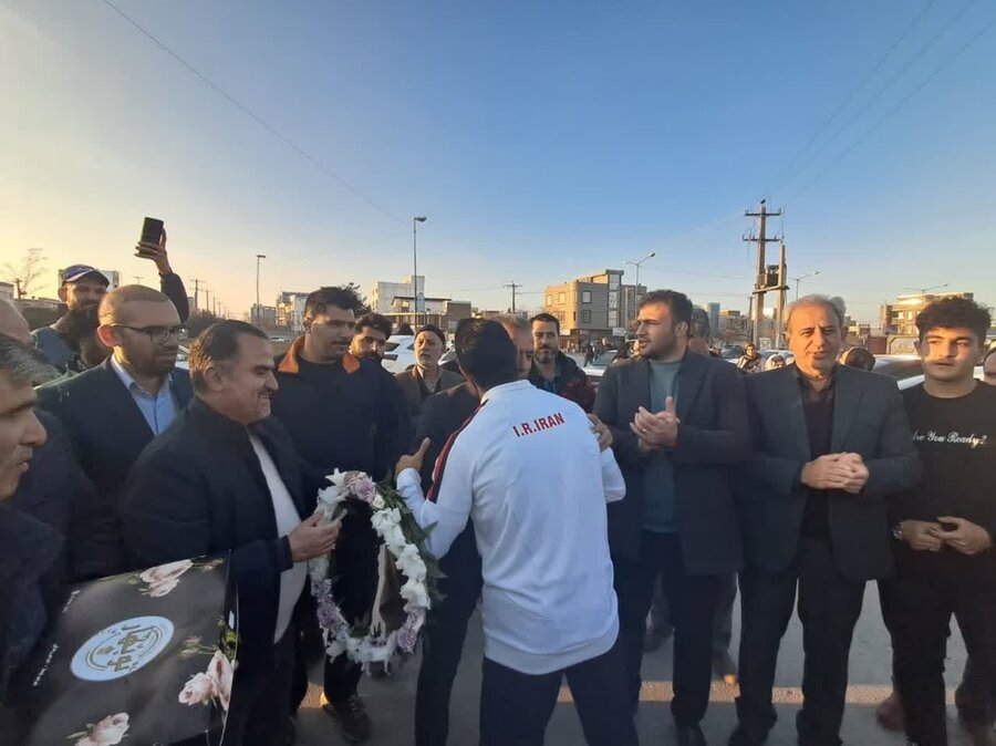 قروه | مراسم استقبال از محمد زارعی نوشمند، نائب قهرمان کشتی ناشنوایان جهان