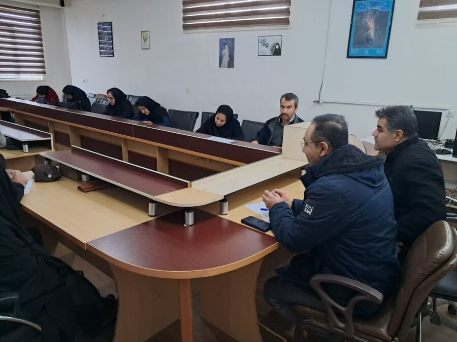 دیواندره | جلسه تشریح دستورالعمل های اجرایی مسکن از طریق اسکای روم