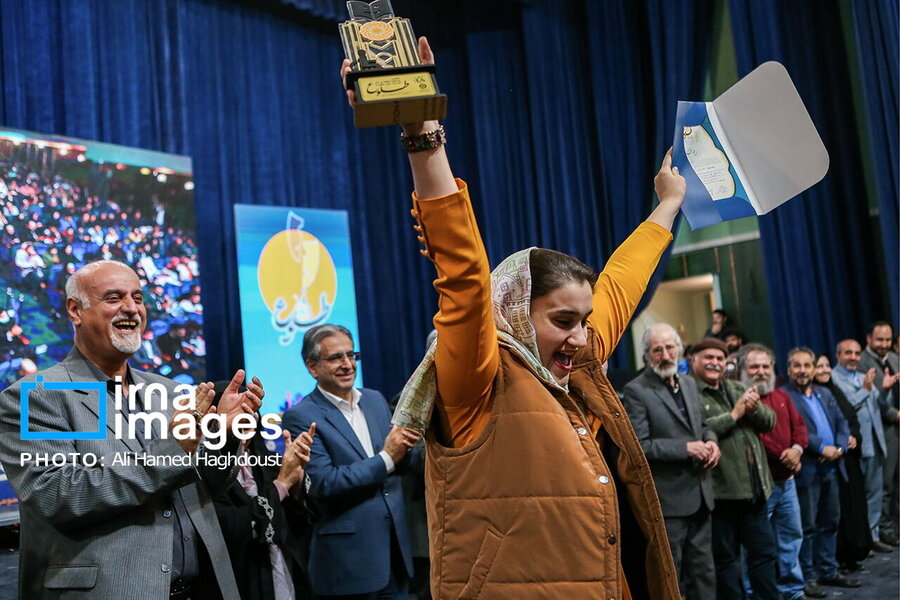 ببینیم| اختتامیه جشنواره منطقه ای تئاتر طلوع ببینیم| اختتامیه جشنواره منطقه ای تئاتر طلوع