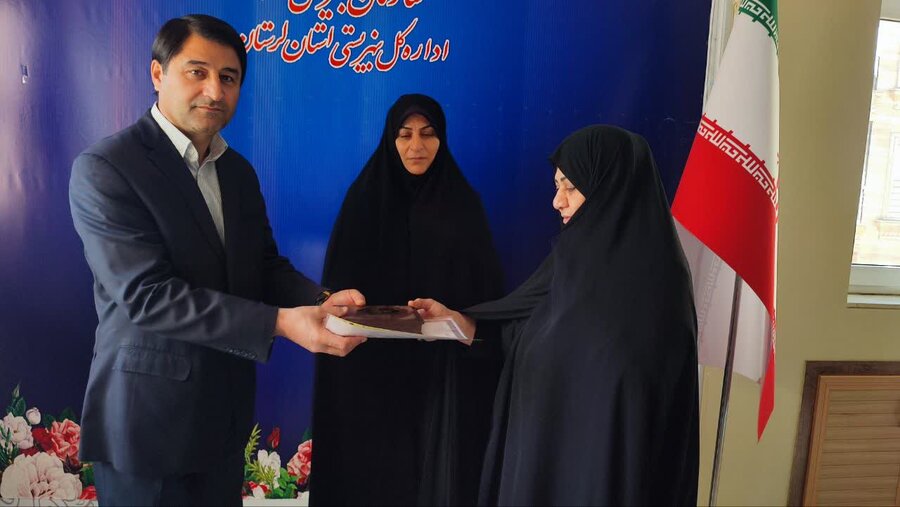 مراسم تقدیر از مادران محجبه و نمازگزار در اداره کل بهزیستی لرستان