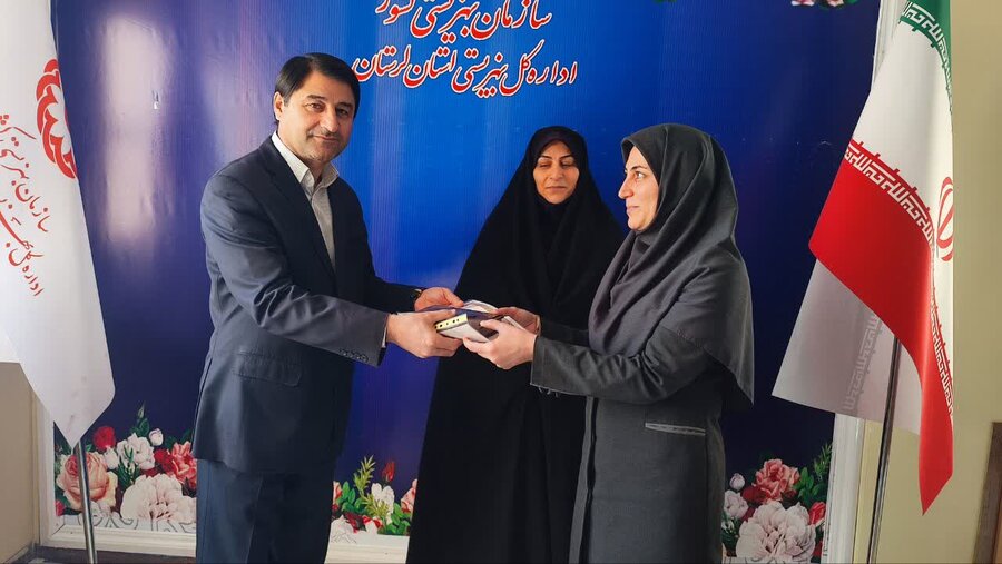 مراسم تقدیر از مادران محجبه و نمازگزار در اداره کل بهزیستی لرستان
