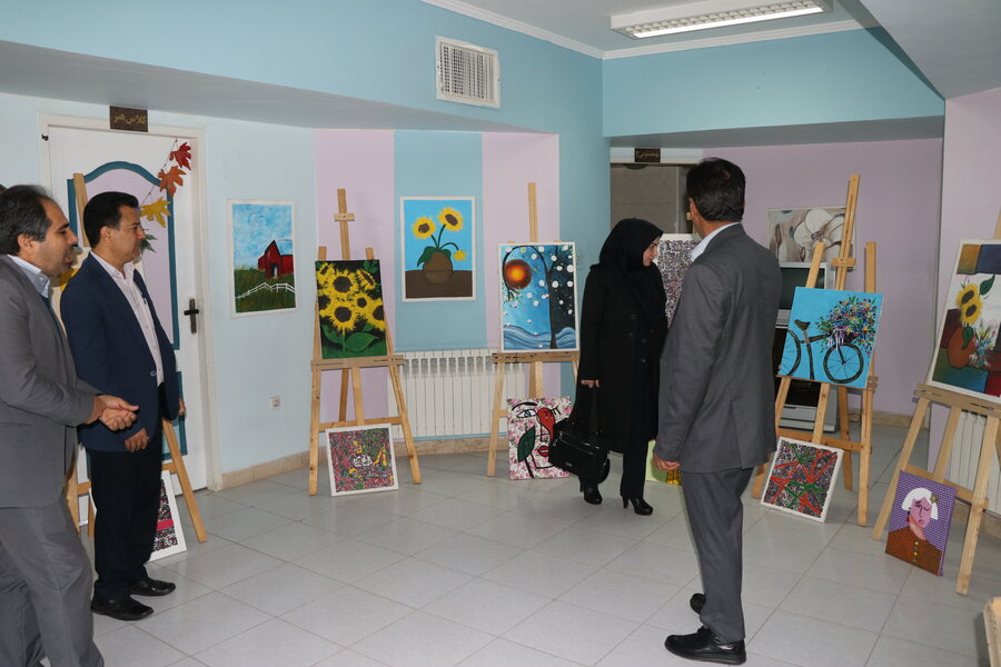 معاون توسعه توانمند سازی اشتغال وکار آفرینی بهزیستی کشور از مرکز روزانه آموزشی توانبخشی وحرفه آموزی پسرانه بالای 14 سال سپهر معاون توسعه توانمند سازی اشتغال وکار آفرینی بهزیستی کشور از مرکز روزانه آموزشی توانبخشی وحرفه آموزی پسرانه بالای 14 سال سپهر