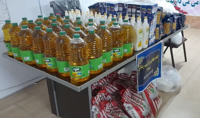 توزیع بستههای ارزاق بین خانوادههای مددجویان بهزیستی اسکو