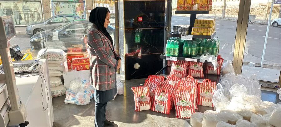 توزیع بستههای ارزاق بین خانوادههای مددجویان بهزیستی اسکو