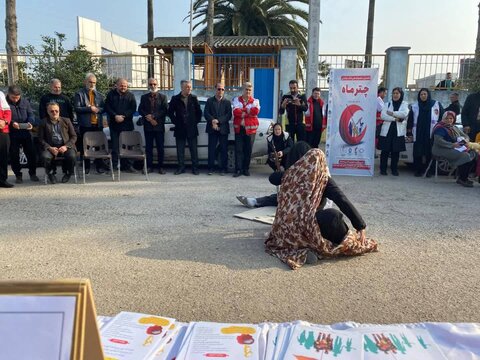 قائمشهر| اجرای تئاتر خیابانی در شهرستان قائمشهر