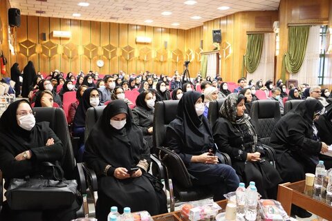 همایش تجلیل از (داوطلبان) سفیران سلامت گیلان برگزار شد