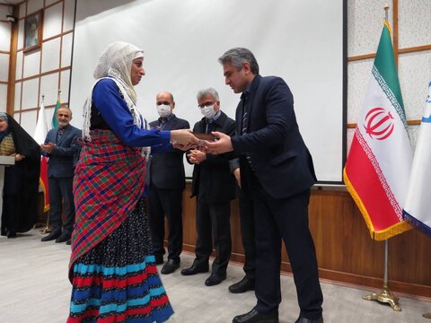 همایش تجلیل از (داوطلبان) سفیران سلامت گیلان برگزار شد