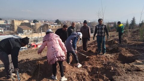 پویش سراسری نهالکاری بنام پدر با حضور فرزندان