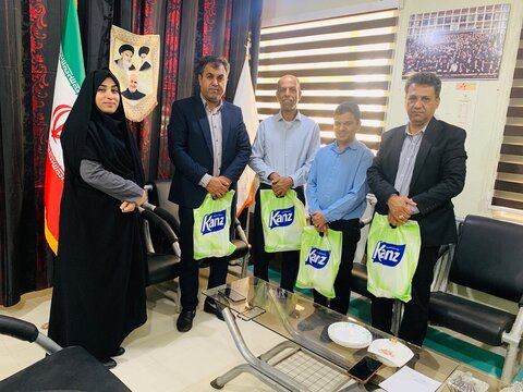 دیّر / تکریم کارکنان مرد شاغل در بهزیستی شهرستان دیر به مناسبت ولادت حضرت علی(ع) و روز مرد