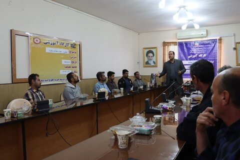 تنگستان| برگزاری کارگاه  آموزشی کارمندیاری  پیشگیری از  اعتیاد در نهادهای اداری (طرح کیان) در بهزیستی شهرستان تنگستان