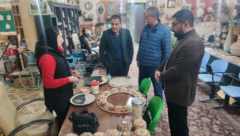 بازدید معاون صنایع‌دستی از کارگاه تولیدی_آموزشی بهزیستی