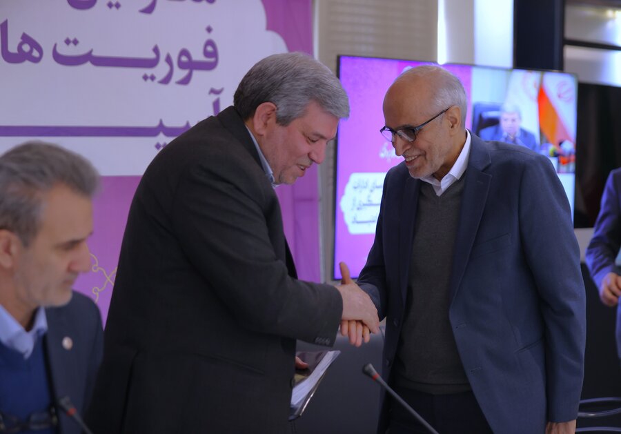 نشست سراسری علمی کاربردی معاونین سلامت اجتماعی و روسای ادارات