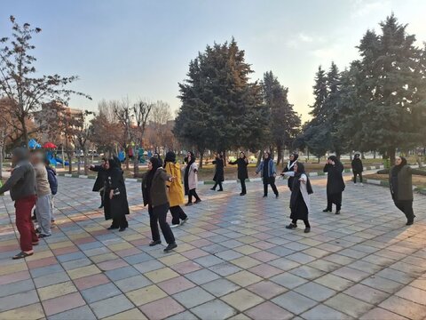 جشنواره ورزشی خانواده بزرگ بهزیستی ساوجبلاغ در پارک خانواده