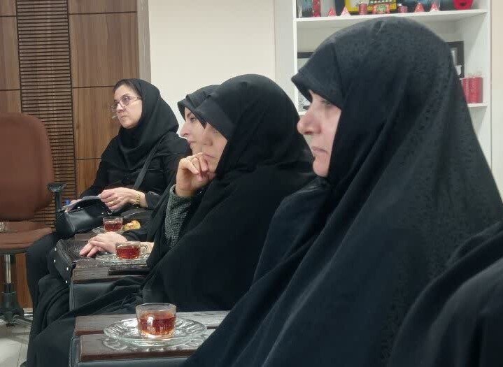 بازدید مدیر کل دفتر امور بانوان و خانواده استانداری اصفهان از مرکز ارشاد بهزیستی