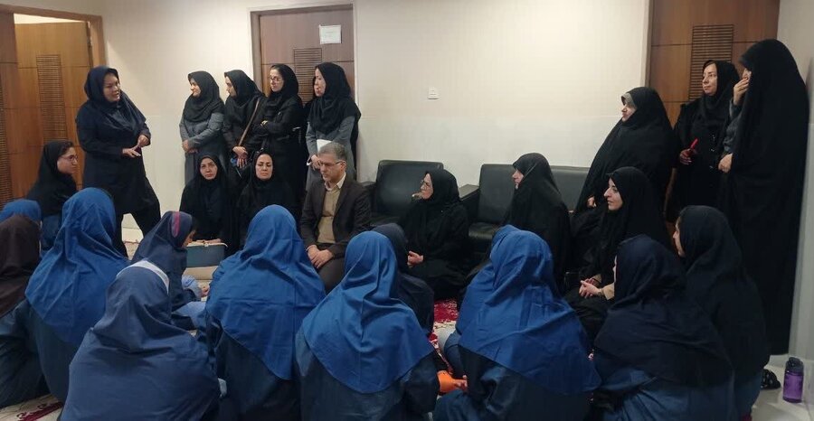 بازدید مدیر کل دفتر امور بانوان و خانواده استانداری اصفهان از مرکز ارشاد بهزیستی