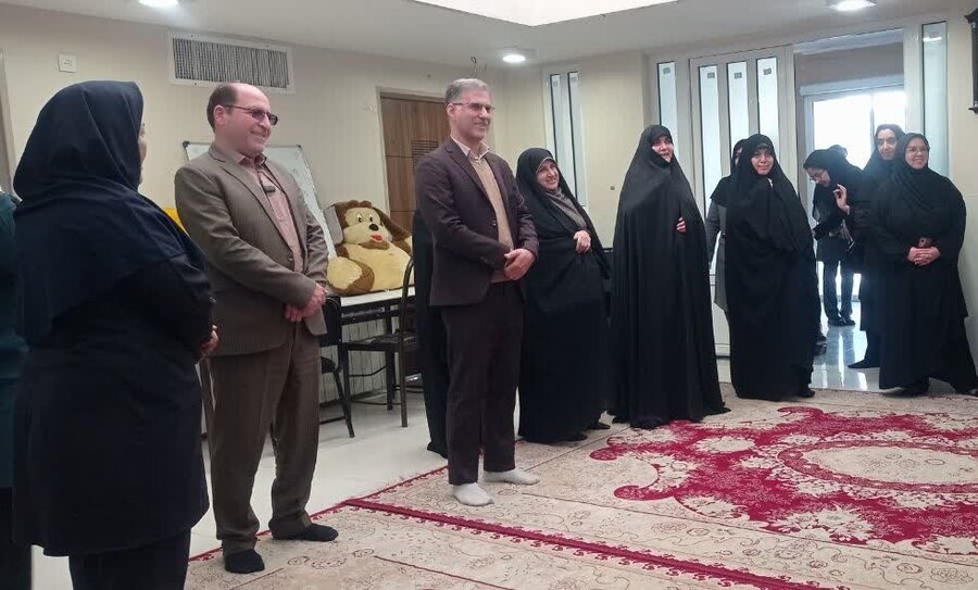 بازدید مدیر کل دفتر امور بانوان و خانواده استانداری اصفهان از مرکز ارشاد بهزیستی