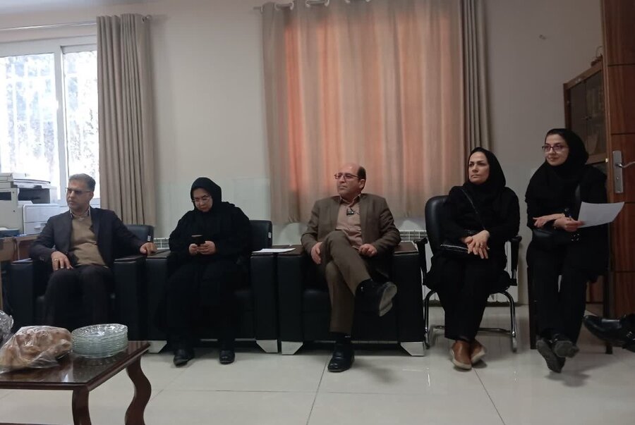 بازدید مدیر کل دفتر امور بانوان و خانواده استانداری اصفهان از مرکز ارشاد بهزیستی