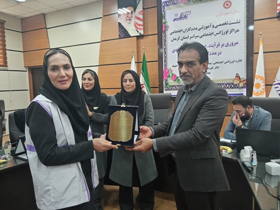 مددکاران برای ارائه خدمت ماندگار تر مصاحبه عمیق با مددجویان را در راس برنامه های خود قرار دهند
