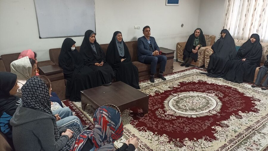 بازدید مدیرکل فرهنگی و اجتماعی استانداری،مدیرکل امور بانوان و خانواده استانداری و مشاورین بانوان دستگاه ها از «خانه تلاش»