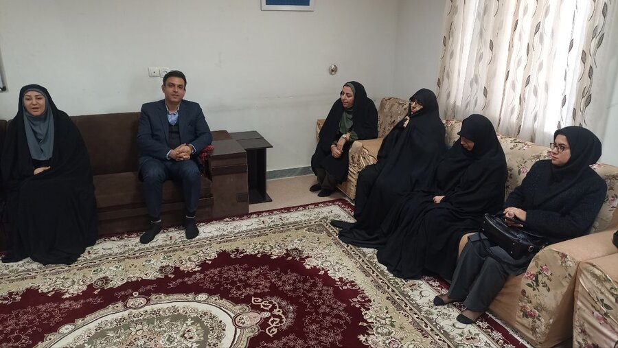 بازدید مدیرکل فرهنگی و اجتماعی استانداری،مدیرکل امور بانوان و خانواده استانداری و مشاورین بانوان دستگاه ها از «خانه تلاش»
