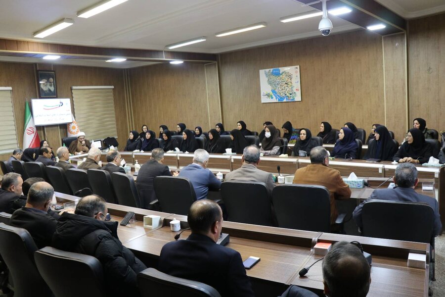 نشست بصیرتی با موضوع "تبیین دستاوردهای انقلاب اسلامی" در بهزیستی آذربایجان غربی 