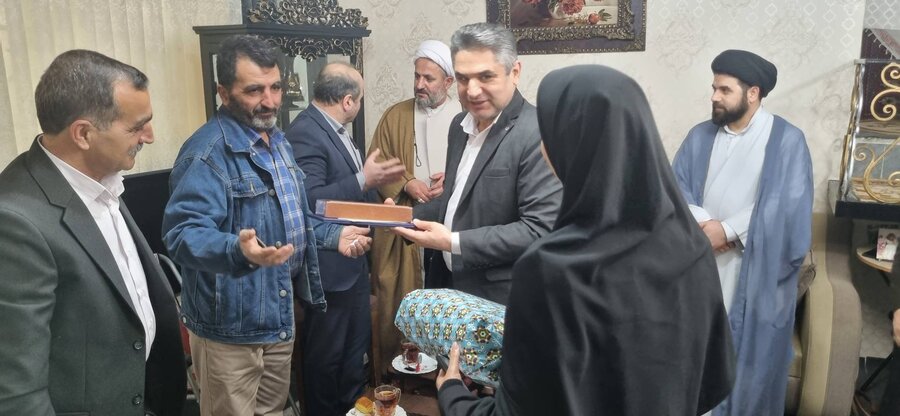 دیدار مدیرکل بهزیستی گیلان با جانباز سرافراز در شهرستان رضوانشهر دیدار مدیرکل بهزیستی گیلان با جانباز سرافراز در شهرستان رضوانشهر