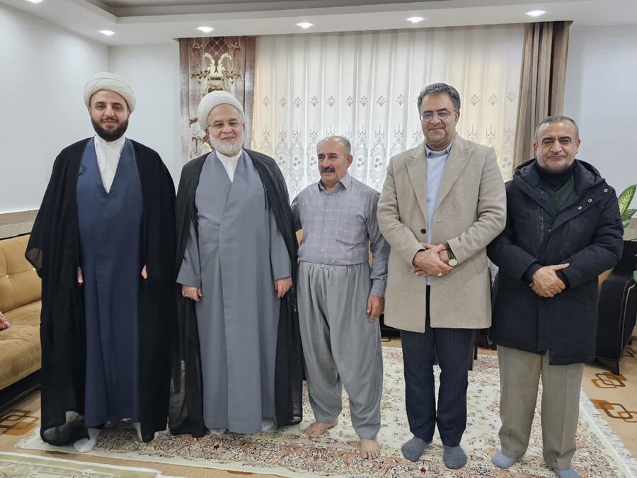 دیدار حجت‌الاسلام والمسلمین پورذهبی نماینده ولی فقیه در استان کردستان با جانباز ۲۵ درصد شاغل در بهزیستی 
