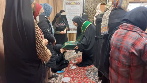 مراسم پرچم گردانی حرم مطهر امام حسین (ع) در اداره بهزیستی شهرستان طالقان