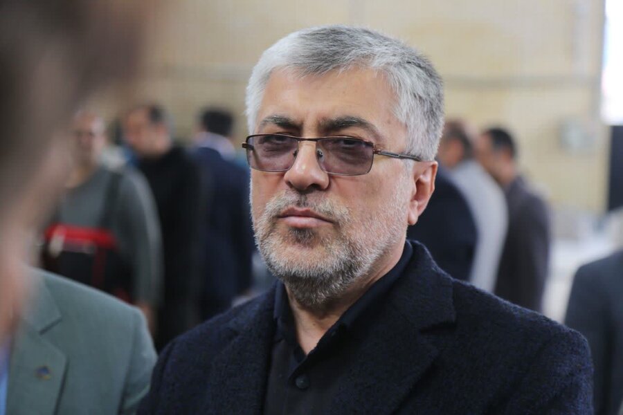 بازدید معاون وزیر و معاون استاندار از کارگاه مددجوی بهزیستی در شهرک صنعتی شماره ۱
