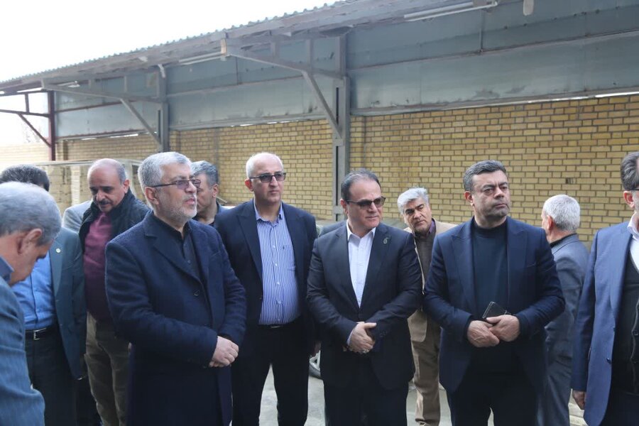 بازدید معاون وزیر و معاون استاندار از کارگاه مددجوی بهزیستی در شهرک صنعتی شماره ۱