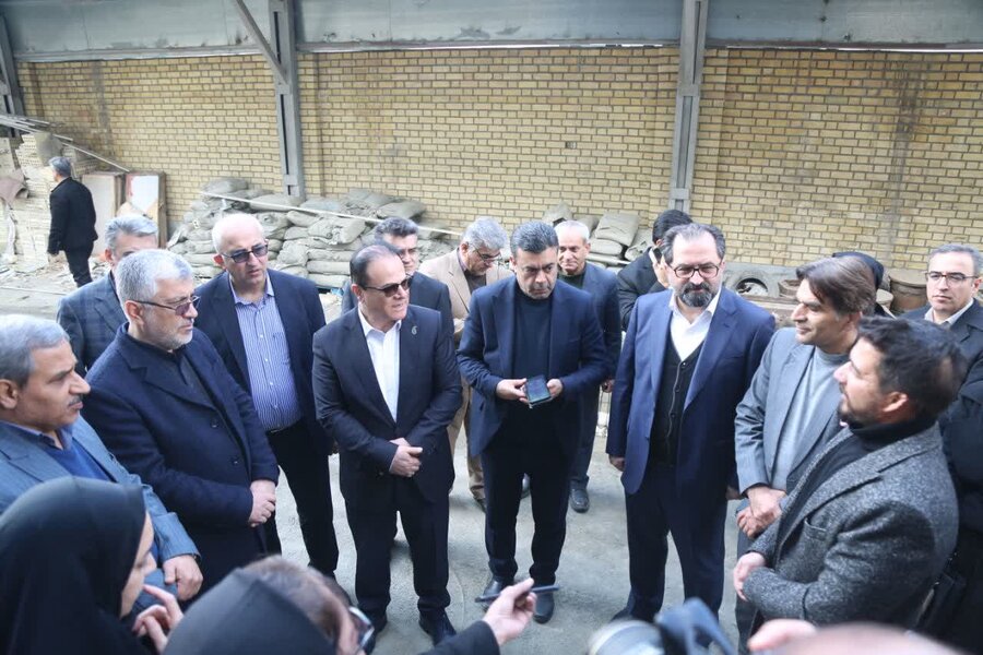 بازدید معاون وزیر و معاون استاندار از کارگاه مددجوی بهزیستی در شهرک صنعتی شماره ۱

