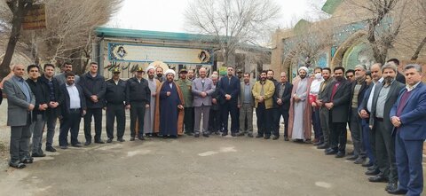 مراسم گلباران مزار شهداء گرانقدر شهرستان اشتهارد برگزار شد