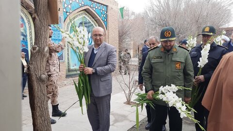 مراسم گلباران مزار شهداء گرانقدر شهرستان اشتهارد برگزار شد