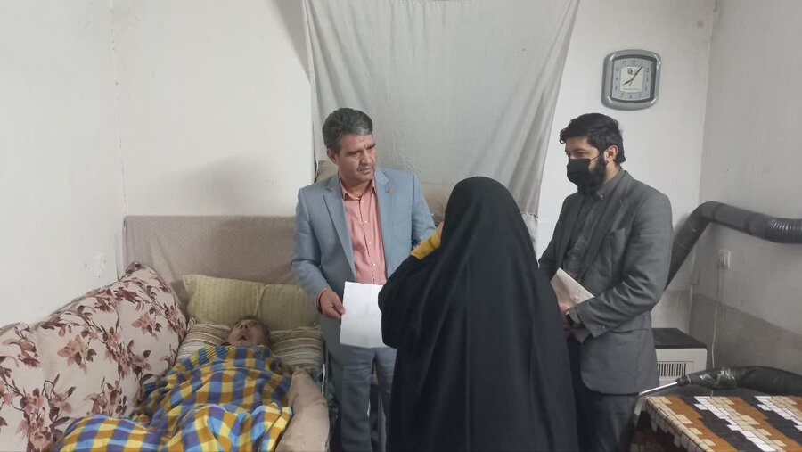 سرکشی مدیرکل بهزیستی خراسان رضوی از خانواده دارای معلول بسترگرا در حاشیه شهر مشهد