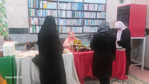 برپایی بازارچه خیریه دستاوردهای جامعه هدف بهزیستی شهرستان کرج