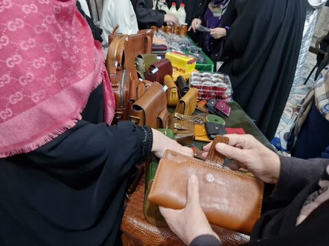برپایی بازارچه خیریه دستاوردهای جامعه هدف بهزیستی شهرستان کرج