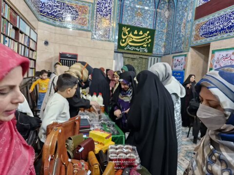 برپایی بازارچه خیریه دستاوردهای جامعه هدف بهزیستی شهرستان کرج