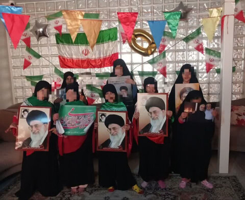 "پویش هر خانه یک پرچم" به عشق رهبرم در مرکز توانبخشی خانه کوچک شیرین اجرا شد