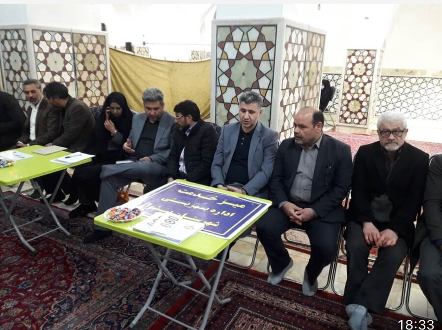 پیشوا | برگزاری میز خدمت ادارات شهرستان به مناسبت ایام الله دهه فجر