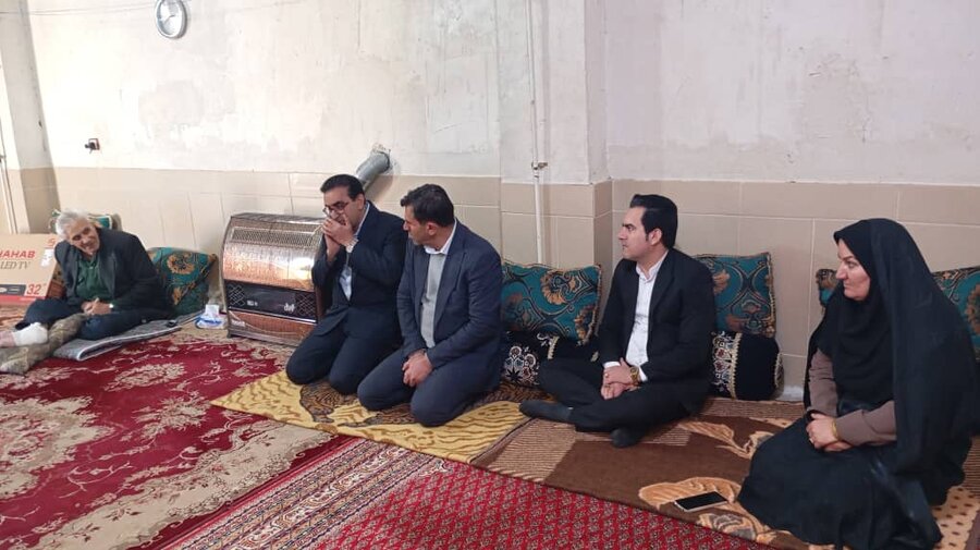 بازدید مدیرکل بهزیستی کهگیلویه و بویراحمد از منزل خانواده چند معلولی در  شهر یاسوج