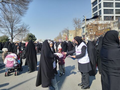 راهپیمایی حماسی ۲۲ بهمن با حضور خانواده بزرگ بهزیستی